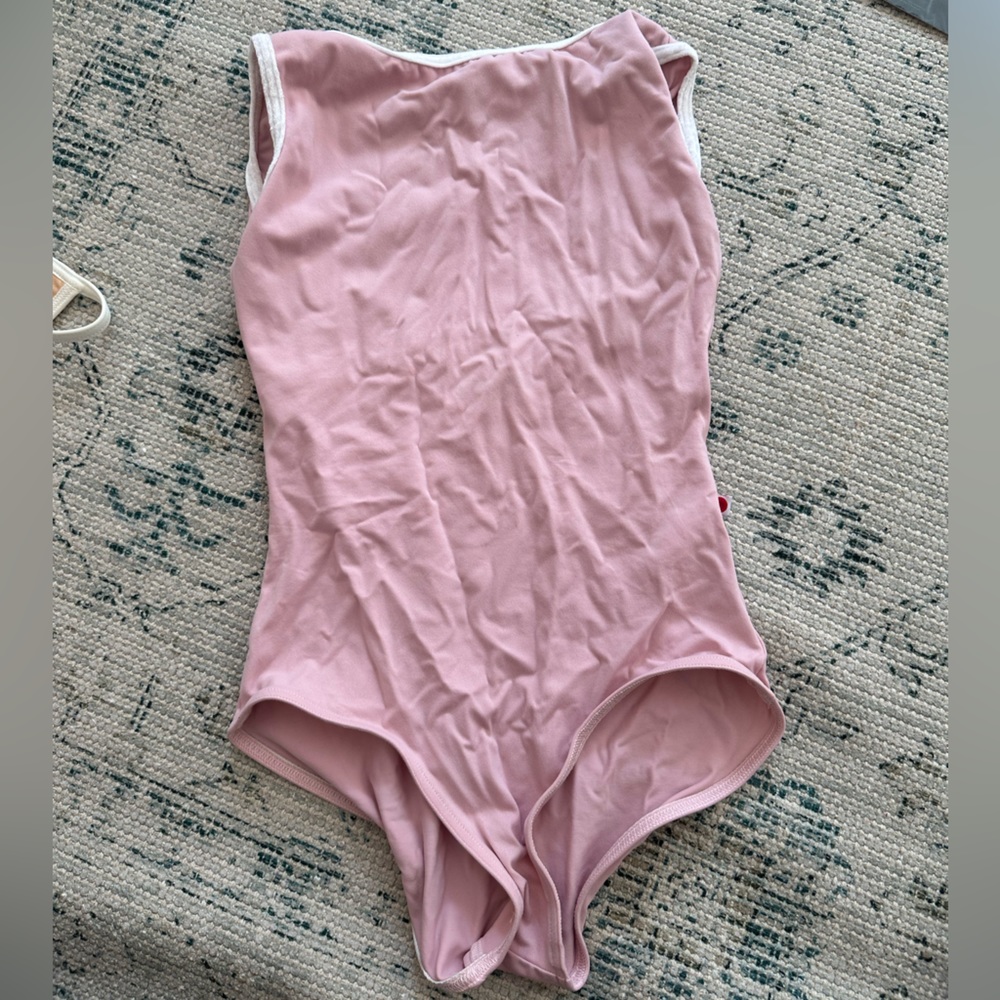 Yumiko Sofiane Leotard